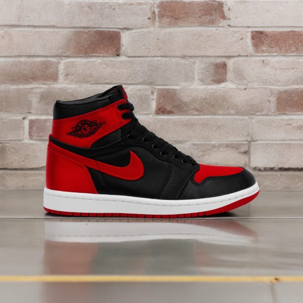 AIR JORDAN 1 Retro HI OG Satin Bred