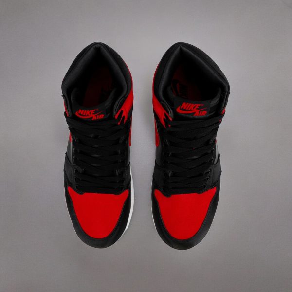 AIR JORDAN 1 Retro HI OG Satin Bred - Image 3